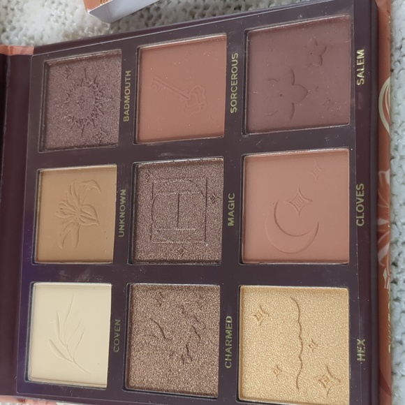 HIPDOT Pressed Pigment/Glitter Palette in Witchy Warms, 22g/0.78oz - Picture 4 of 11